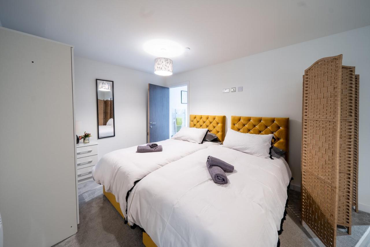 Bv Spacious 1-Bedroom Apartment Close To Town Center - Sleeps 6 Bradford  Eksteriør bilde